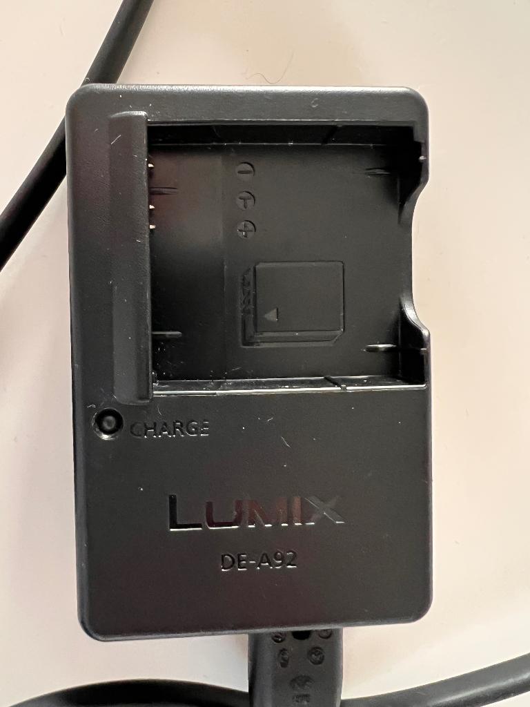 Panasonic Lumix DE-A92A acculader, Ophalen, Zo goed als nieuw, Overige Merken, Geen optische zoom
