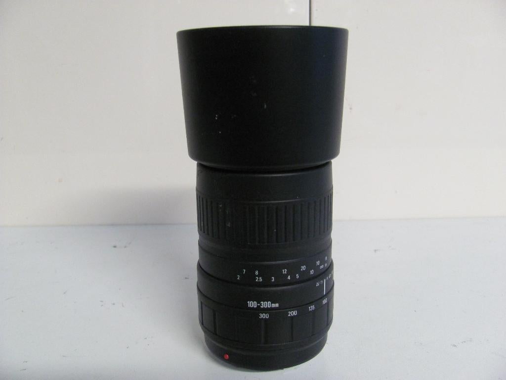 Sigma zoom 55mm lens made in japan:type 100-300mm, Ophalen of Verzenden, Zo goed als nieuw, Telelens, Zoom