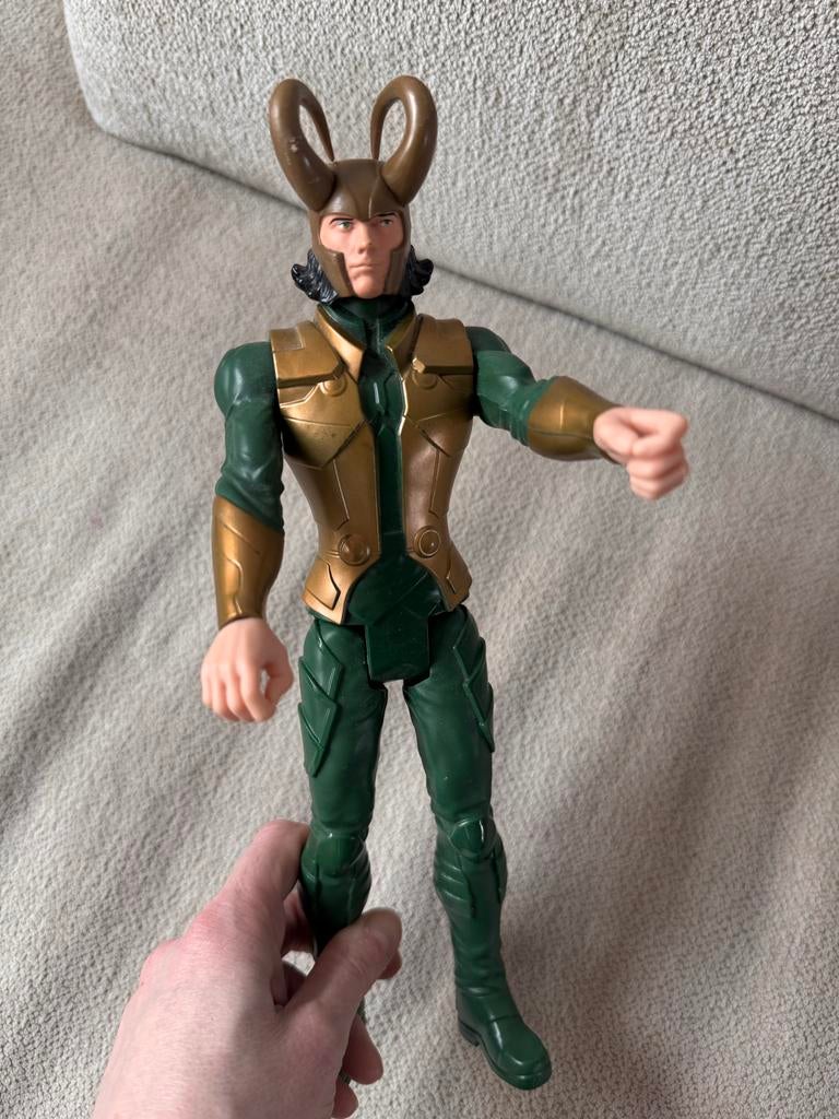 Marvel Loki Avengers Titan Hero Actiefiguur 30cm HASBRO, Ophalen of Verzenden, Zo goed als nieuw