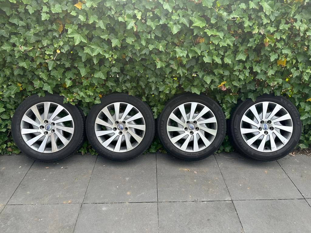 Volvo V70 Saga velgen 17 inch Michelin zomerbanden, Auto-onderdelen, Banden en Velgen, Ophalen, Gebruikt, Velg(en), 17 inch