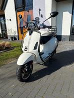 Vespa Sprint, 50 4t, 45 km, wit, bj. 2024, km 7990, 1e eig., Ophalen, Zo goed als nieuw, Benzine, Vespa
