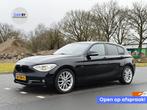 BMW 1-Serie 2.0 118D 5DR AUTOMAAT SPORT APK TURBO MINDER, Auto's, BMW, Euro 5, 1995 cc, Zwart, Zwart