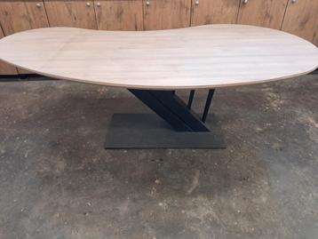 Organische Eettafel HPL Houtlook 240x120cm beschikbaar voor biedingen