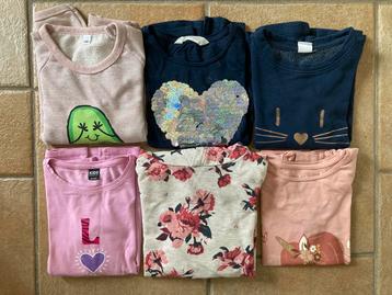 6 truien maat 134-140 beschikbaar voor biedingen