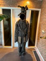 Carnaval “ Giraffe pak” zelf gemaakt, Ophalen, Gedragen