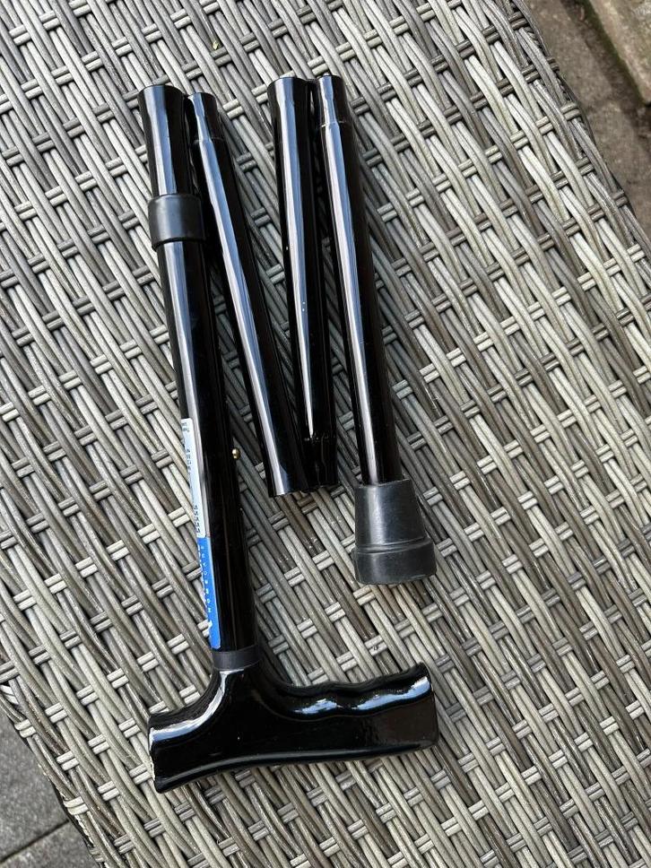 Opvouwbare en verstelbare wandelstok, Diversen, Wandelstokken, Zo goed als nieuw, Verstelbaar, Opvouwbaar, Ophalen of Verzenden