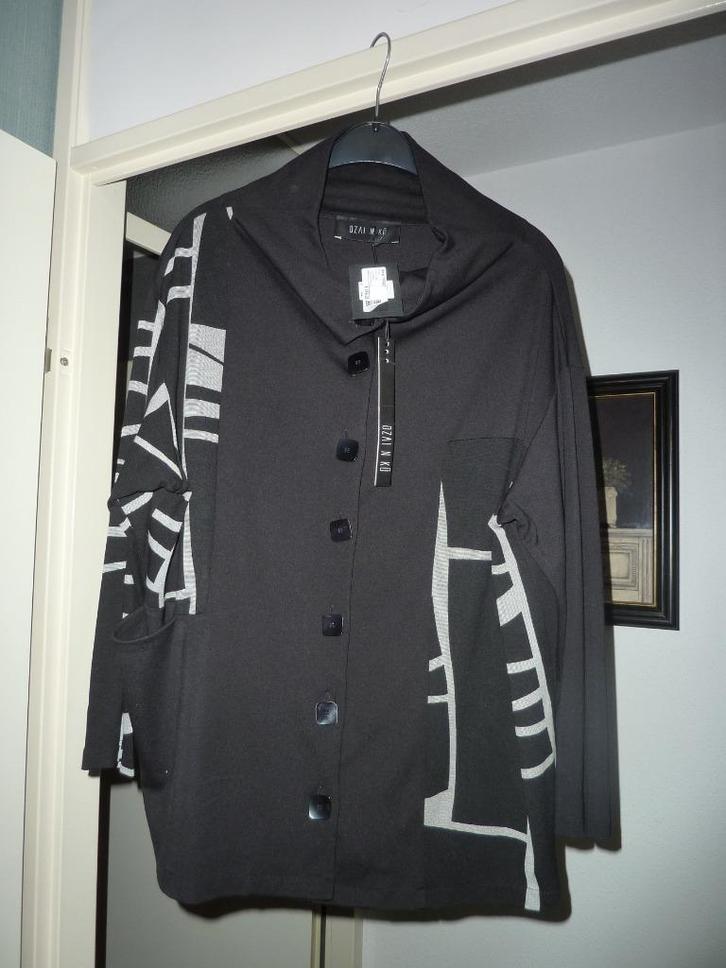 Ozai n ku vest Nieuw met prijsk maat xxl is 46, Kleding | Dames, Truien en Vesten, Nieuw, Maat 46/48 (XL) of groter, Zwart, Verzenden