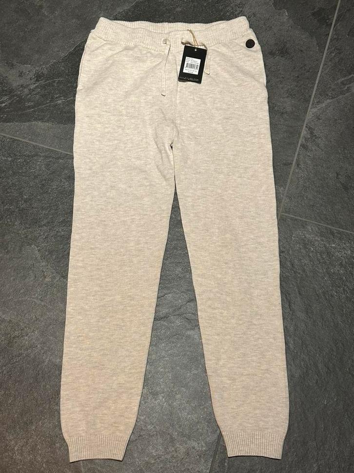 NIEUW trendy gebreide jogger mt 146/152 levv (€40) a3, Kinderen en Baby's, Kinderkleding | Maat 146, Nieuw, Meisje, Broek, Ophalen of Verzenden