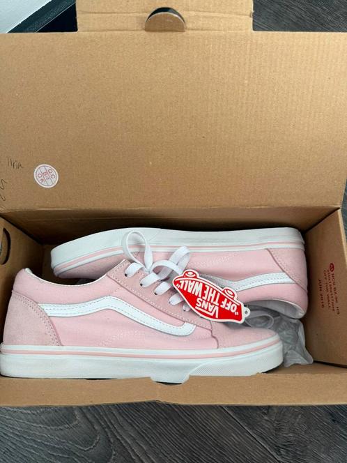 Brand New Vans Sneakers – Pink – Size 38.5, Kleding | Dames, Schoenen, Nieuw, Sneakers of Gympen, Roze, Ophalen of Verzenden