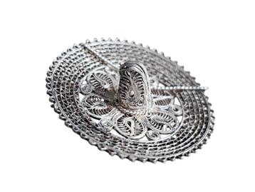 Sombrero - Filigraan - broche - hanger - verzilverd/zilver  beschikbaar voor biedingen