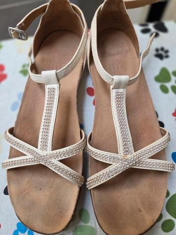 Witte Clarks sandaaltjes maat 4,5  beschikbaar voor biedingen