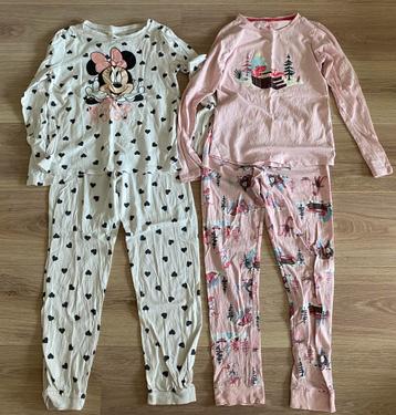 Twee katoenen pyjama’s maat 134/140 beschikbaar voor biedingen