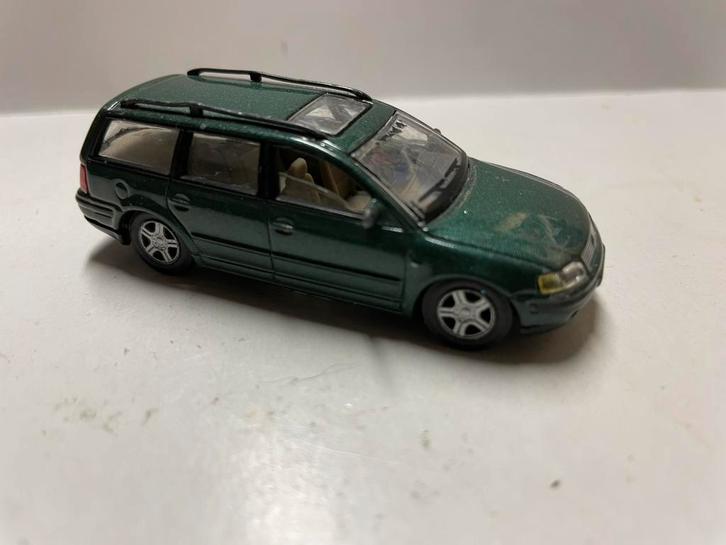 model VW Volkswagen Passat Variant B5 groen ca 1/72 Hongwell, Hobby en Vrije tijd, Modelauto's | Overige schalen, Gebruikt, Auto