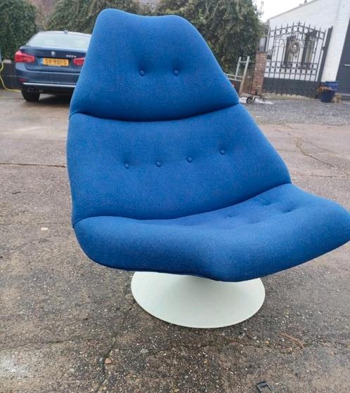 2 x Artifort Geoffrey Harcourt F510/511 fauteuil blauw, Huis en Inrichting, Fauteuils, Zo goed als nieuw, Stof, 50 tot 75 cm, 75 tot 100 cm
