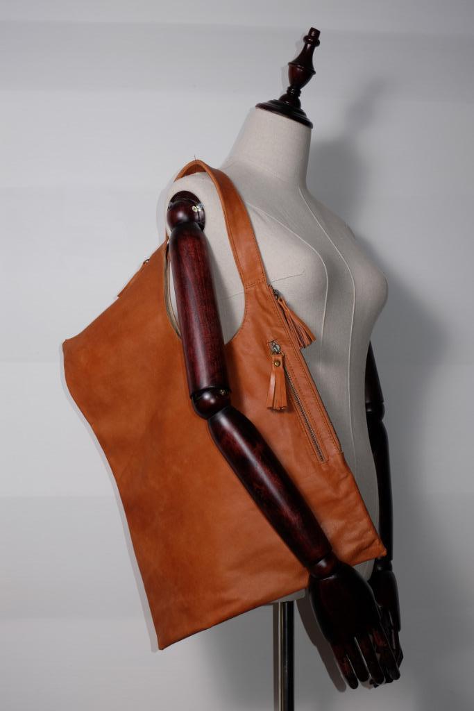 Leder bruin (sample) schoudertas, Sieraden, Tassen en Uiterlijk, Tassen | Schoudertassen, Nieuw, Bruin, Leer, Ophalen of Verzenden