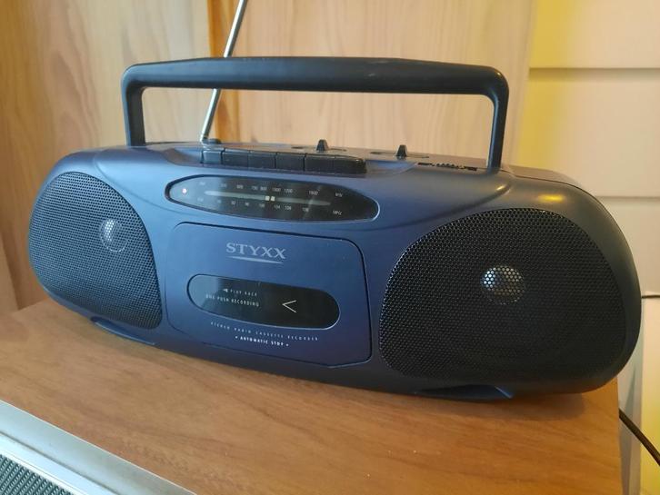 Draagbare radio cassettespeler Styxx., Audio, Tv en Foto, Radio's, Zo goed als nieuw, Radio, Ophalen