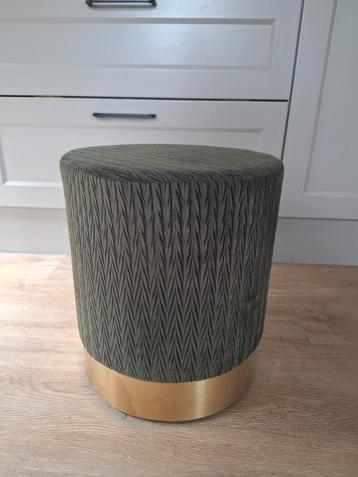 Donkergroene Kruk met Gouden Accent beschikbaar voor biedingen