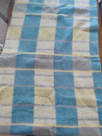 Vintage AaBe wollen deken - blauw/geel 2 x beschikbaar voor biedingen