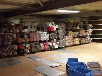 Meubelstof-skaileer-schuimkussens beschikbaar voor biedingen