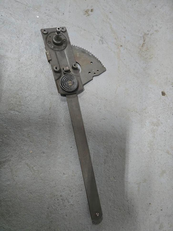 Vw kever raam mechanisme ovaal, Verzamelen, Overige Verzamelen, Ophalen