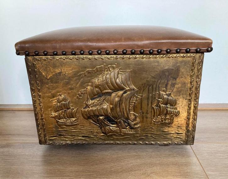 Oude kolenkist/turfkist - Koperbeslag - Kleine poef, Antiek en Kunst, Antiek | Koper en Brons, Koper, Ophalen of Verzenden