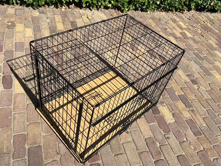 Honden bench met SCHUIFDEUEREN !!!, Dieren en Toebehoren, Hondenbenches, Gebruikt, Ophalen