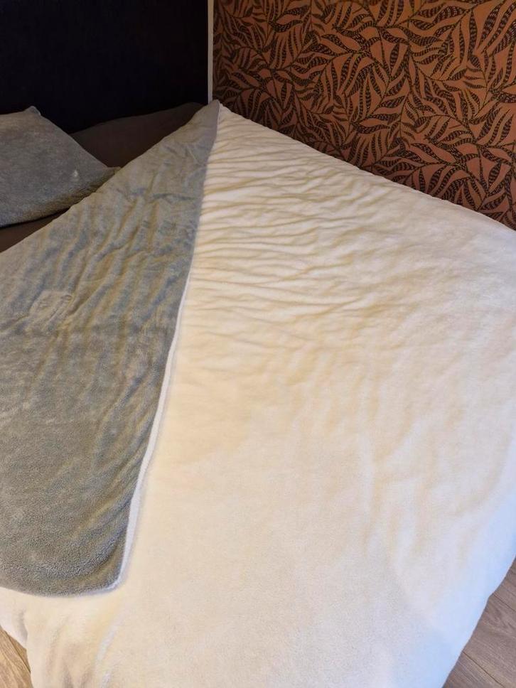 Optidee Optipluche Dekbedovertrek 240x220 met 2 kussenslopen, Huis en Inrichting, Slaapkamer | Beddengoed, Zo goed als nieuw, Dekbedovertrek