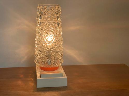 Retro vintage nachtlampje/tafellampje oranje en wit, Huis en Inrichting, Lampen | Tafellampen, Gebruikt, Minder dan 50 cm, Glas