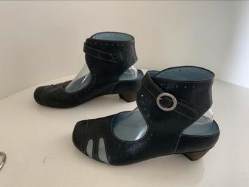 Livingstone 5 1/2 (38,5 ) zwarte  leren sandalen 350) beschikbaar voor biedingen