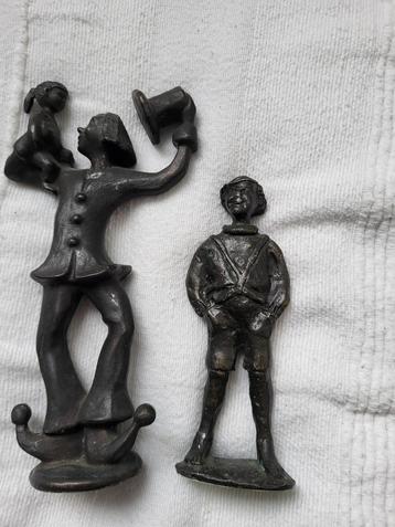 2 bronzen beeldjes van Corry Ammerlaan beschikbaar voor biedingen
