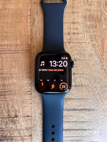 Apple Watch Series 7 45mm, Aluminium, GPS beschikbaar voor biedingen