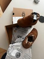 UGG Neumel Chelsea Laars - Maat 26 - Zo goed als nieuw, Ophalen, Zo goed als nieuw, Jongetje of Meisje, Laarsjes