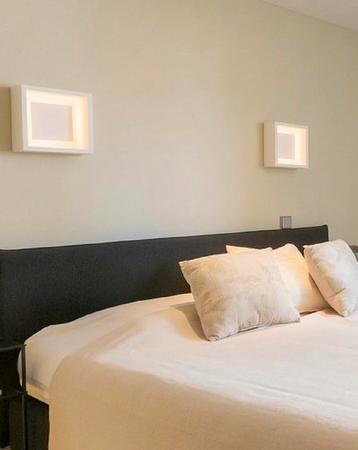 ‘TossB Nis 60’ design wand lampen 2 stuks beschikbaar voor biedingen