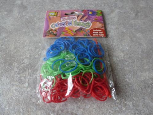 NIEUW 200 blauw/rood/groene loom bandjes 5 zakjes voor 10,00, Kinderen en Baby's, Speelgoed | Educatief en Creatief, Nieuw, Knutselen