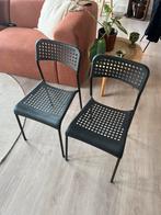 Twee zwarte stapelbare stoelen van Ikea (Adde / Sandsberg), Ophalen, Kunststof, Twee, Zwart