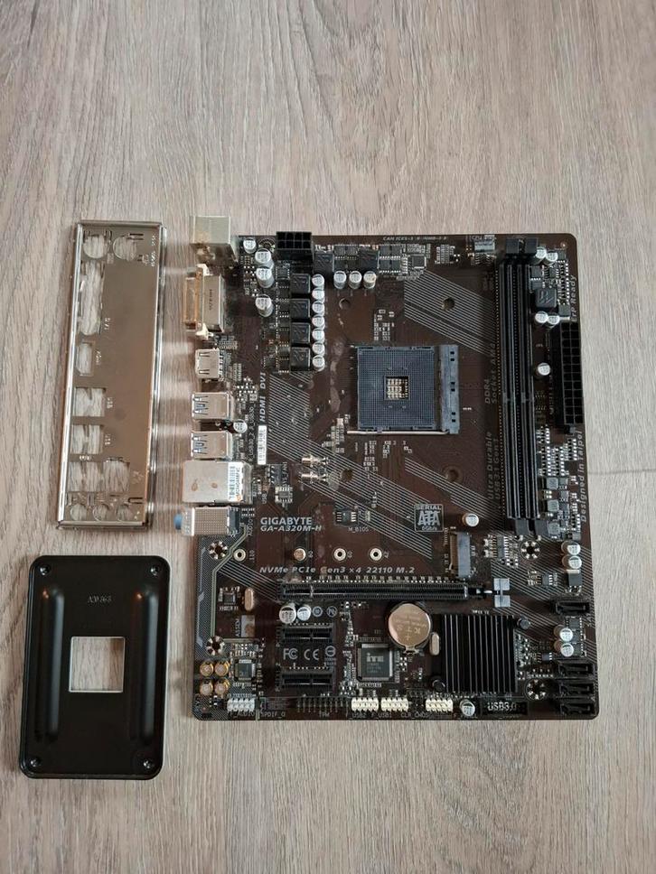 Gigabyte GA-A320M-H Moederbord - Defect, Computers en Software, Moederborden, Niet werkend, AMD, DDR4, Ophalen of Verzenden