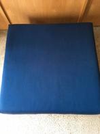 Prachtige Hocker met 4 geremde wielen met blauwe hoes., Gebruikt, Vierkant, 75 tot 100 cm, Stof