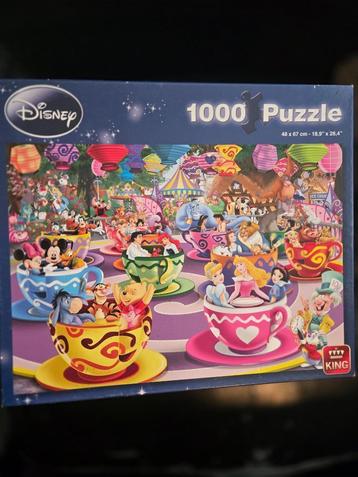 Disneypuzzel- Mad Tea Cups - King - 68 x 49 cm-1000 stukjes. beschikbaar voor biedingen