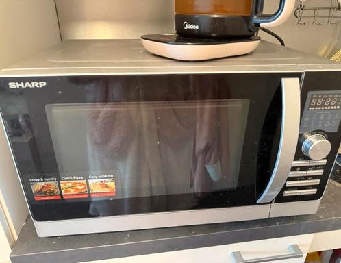 Sharp Microwave with Hot Air Grill and Convection, Witgoed en Apparatuur, Magnetrons, Zo goed als nieuw, Vrijstaand, 45 tot 60 cm