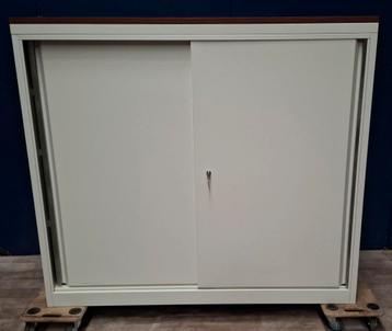 RB schuifdeurenkast / Industriële kast met palissander blad beschikbaar voor biedingen