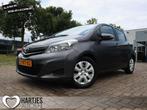 Toyota Yaris 1.3 VVT-i Automaat 5drs. (Vol-Opties!) NL-auto, Euro 5, Gebruikt, 4 cilinders, Met garantie (alle)