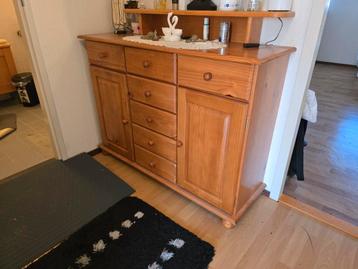 Houten dressoir te koop - echt hout, geen pershout beschikbaar voor biedingen