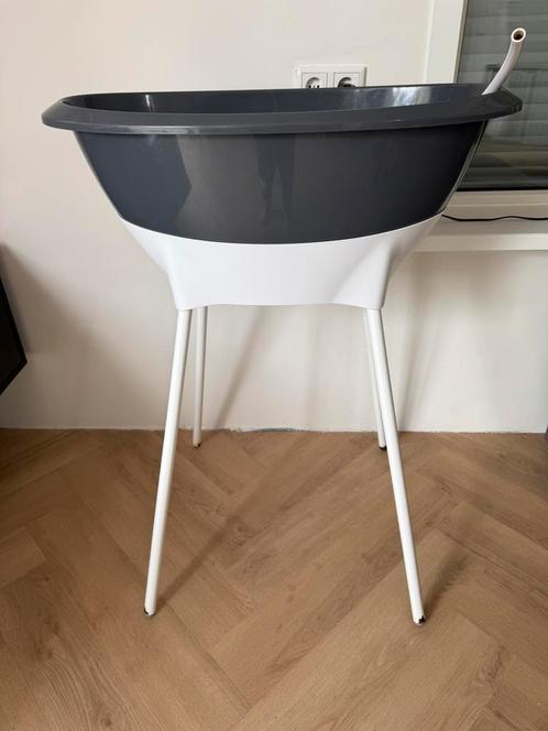Luma babybad met standaard en afvoerslang, Kinderen en Baby's, Badjes en Verzorging, Zo goed als nieuw, Badje, Overige merken