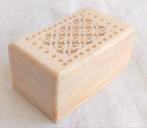 Antiek Krekel geur doosje been snijwerk Chinees ?, Antiek en Kunst, Kunst | Beelden en Houtsnijwerken, Ophalen of Verzenden