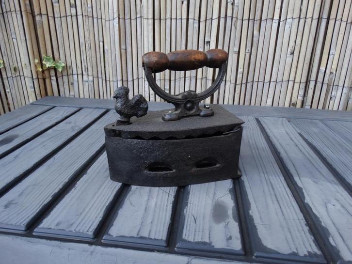 Strijk ijzer oud model met kip, Antiek en Kunst, Antiek | Gereedschap en Instrumenten, Ophalen