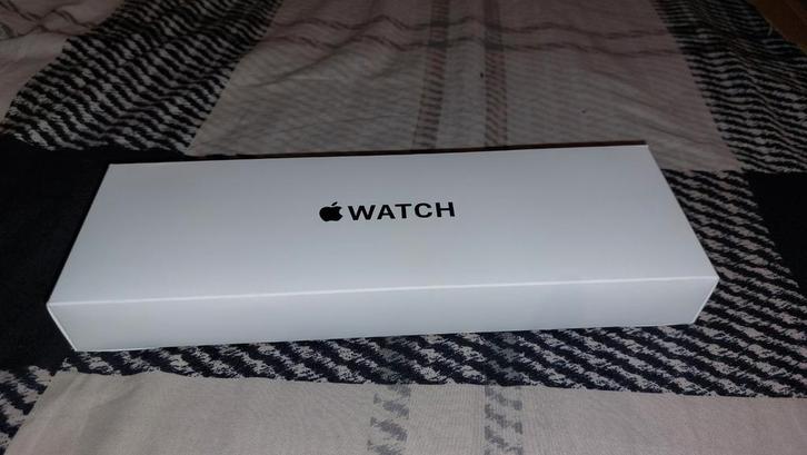 Apple watch SE 2024 44mm 2nd gen starlight, Sieraden, Tassen en Uiterlijk, Smartwatches, Nieuw, iOS, Wit, GPS, Waterdicht, Ophalen of Verzenden