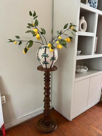 Antieke plantenpilaar – 90 cm hoog beschikbaar voor biedingen