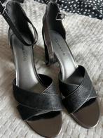 Glitter black silver tamaris block heels shoes 42 8 sandals, Kleding | Dames, Schoenen, Tamaris, Zwart, Ophalen of Verzenden, Zo goed als nieuw