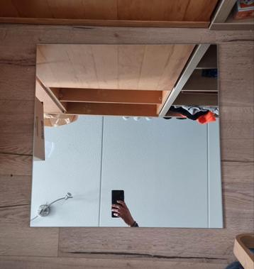 Spiegel 60x60 met ophanging materiaal  beschikbaar voor biedingen