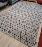 Nieuw! Leolux Girisha Blue karpet/vloerkleed 200 cm x 300 cm, Huis en Inrichting, Stoffering | Tapijten en Kleden, Zie Google